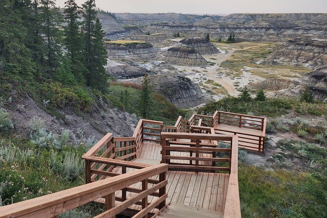 1 Day Guided Drumheller Tour: Calgary to Dinosaur Badlands - Horseshoe Canyon closes the scenic loop