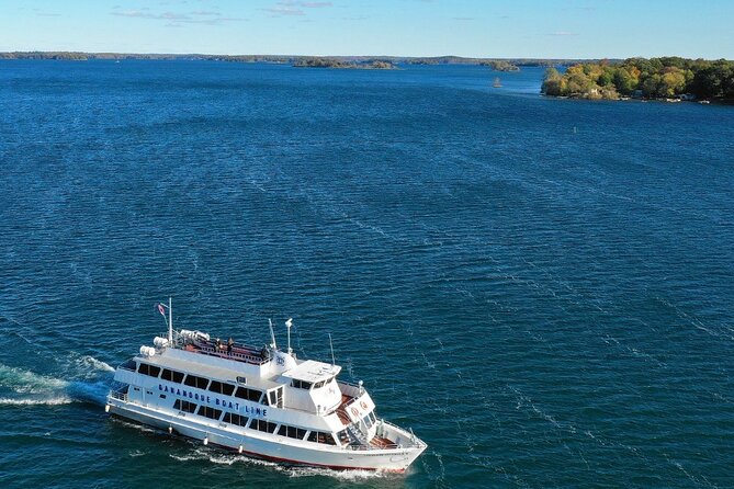 1-Hour 1000 Islands Cruise from Gananoque - Howe Island and the larger river setting
