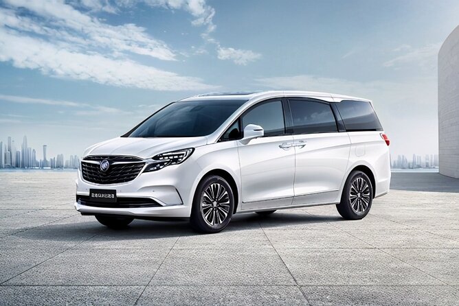 10 Hours Private City Tour in Toronto - Chartered Tour - Vehicle comfort, passengers, and luggage