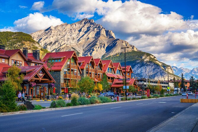 2-3 Days Lake Louise Moraine Gondola Johnston Canyon Icefield - What this three-day Rocky Mountain tour really offers