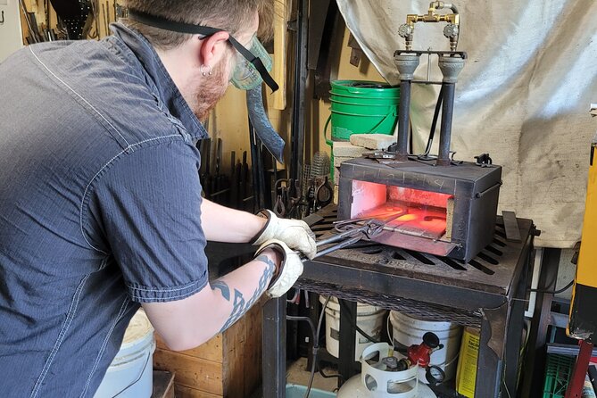 2 Hour Blacksmithing Experience in Niagara (Craft Class/Activity) - Choosing a project before the forge heats up