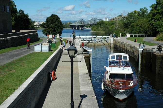 2-Hour Ottawa Express City Bike Tour - The pace: city sightseeing with actual pedaling