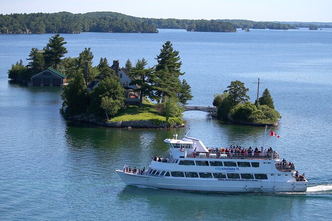 2-Hour Two Castle 1000 Islands Cruise from Ivy Lea - Singer Castle on Dark Island