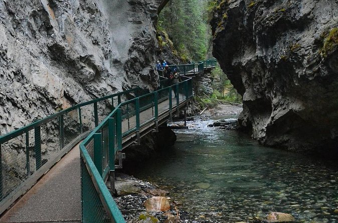 2025 Winner-Lake Louise Moraine Lake Johnston Canyon Banff Town - Vermilion Lakes and the final Banff choice