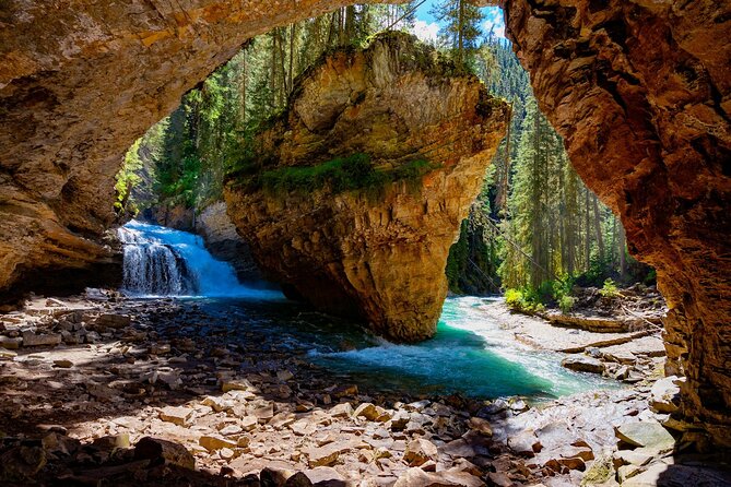 2025 Winner-Lake Louise Moraine Lake Johnston Canyon Banff Town - Lake Louise Village: a practical lunch break