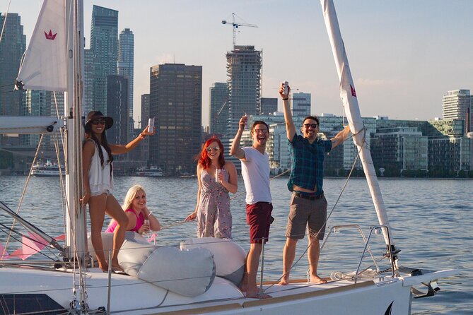 2hr Shared Sailing Experience in Toronto - Sailing toward Toronto’s skyline