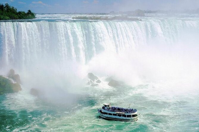 3 Day and 2 Night Tour: Toronto, 1000 Islands, and Niagara Falls - Day one: Rockport, Toronto City Hall, and the aquarium
