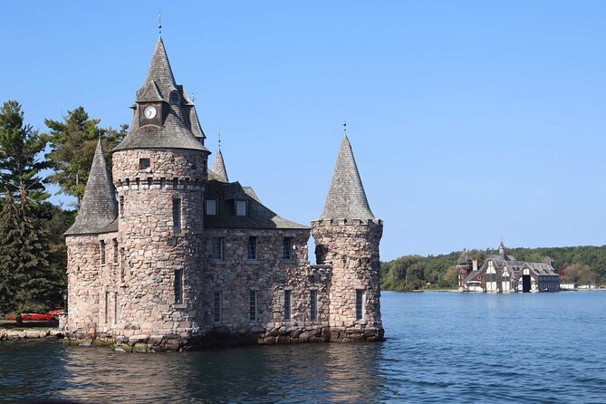 3 Day and 2 Night Tour: Toronto, 1000 Islands, and Niagara Falls - Comfort, organization, and group size