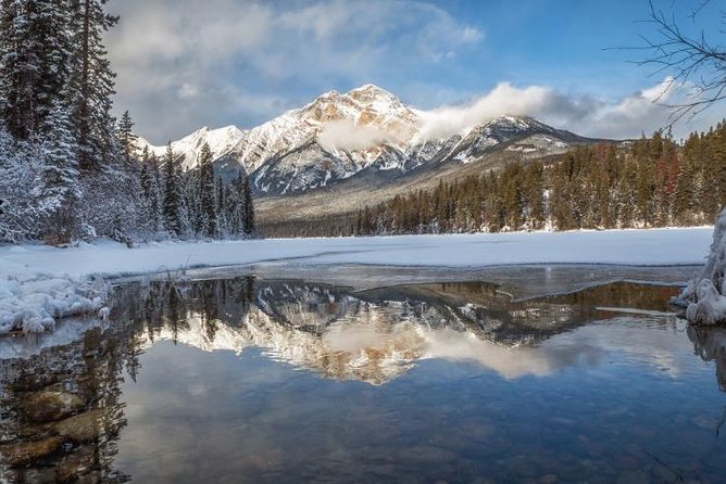 3-Day Authentic Jasper National Park Packaged Tour - Day 2: Columbia Icefield, waterfalls, and Maligne Lake