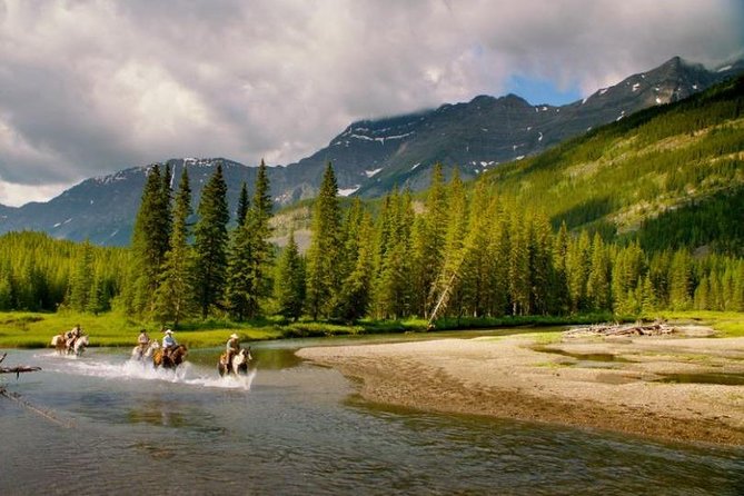 3 Day Rocky Mountains Columbia Icefields Banff and Yoho NP Tour - Weather, optional activities, and practical limits