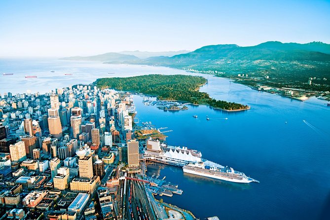 3 hours Private Vancouver Tour-from YVR Airport or Cruise Port - Guides, commentary, and the private advantage