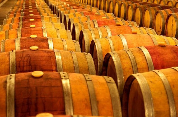 3 hours Wine Tour in Niagara-on-the-Lake - Between the Lines Winery: a smaller-scale possibility