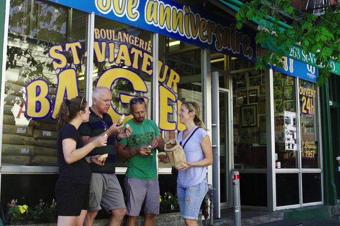 3Hr Montreal Architecture Bike Tour with regular or E-bikes Beer & wine included - Meeting Ça Roule Montreal at 10 a.m.