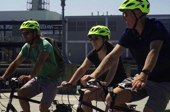 3Hr Montreal Architecture Bike Tour with regular or E-bikes Beer & wine included - The Full-Day Bike Rental Is the Best Value