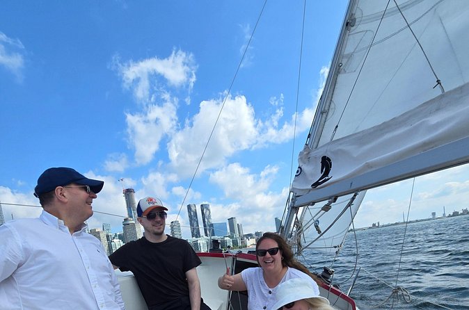 3hr Shared Sailing Adventure - Sugar Beach, HTO Park, and the waterfront return