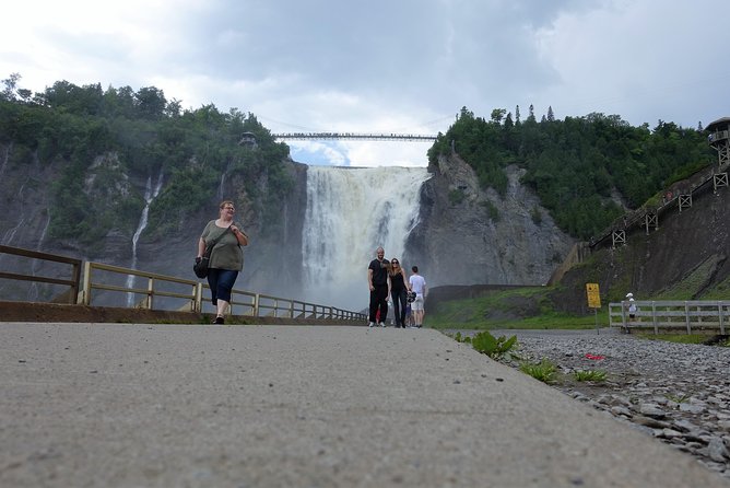 4 Hour Electric Bike Rental in Quebec City with Itineraries - Self-guided freedom versus a private guide