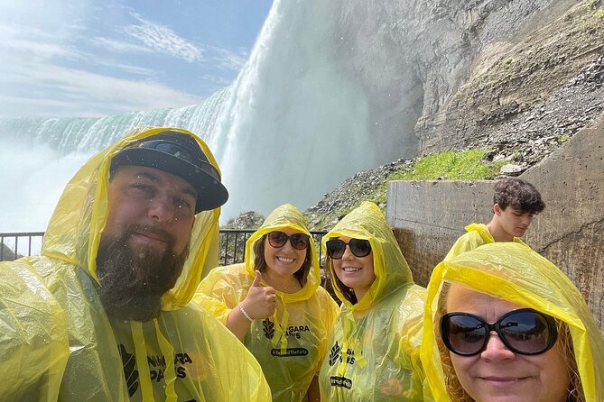 4hr Niagara Falls Canada Tour includes the Boat and tunnels - Booking, cancellation, and practical details