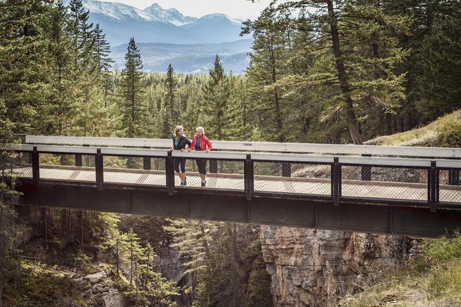 5 Day Rockies Mountains and Glaciers Tour, Icefield Parkway Hotel - Key points to know before booking