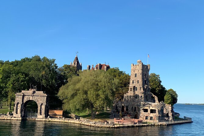 5-Hour 1000 Islands Boldt Castle Stopover Cruise from Gananoque - Millionaire’s Row and the St. Lawrence Seaway