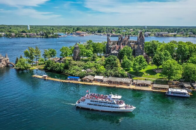 5-Hour 1000 Islands Boldt Castle Stopover Cruise from Gananoque - Arriving at Heart Island and Boldt Castle