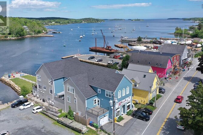 5 Hours Peggys Cove,Mahone Bay, Lunenburg Tour - Mahone Bay and its famous three churches