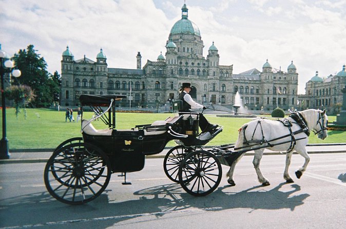 75-Minute The Royal Tour - Starting beside Victoria’s Legislative Buildings