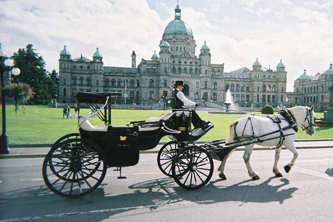 75-Minute The Royal Tour - Historic buildings around the Inner Harbour