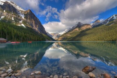 8 Iconic Stops. 12 Comfy Seats. See Banff’s Best in First Class.