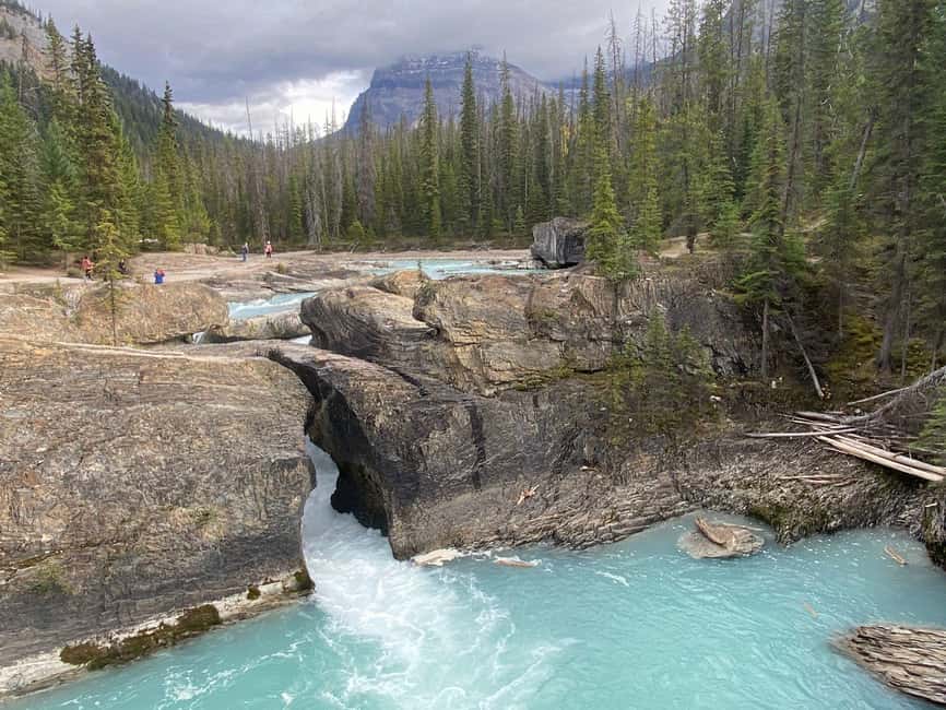 Abraham IceBubble, Peyto, Lake Louise, Bow Lake, Snowshoeing - Lake Louise is a beautiful winter finale, with a weather warning