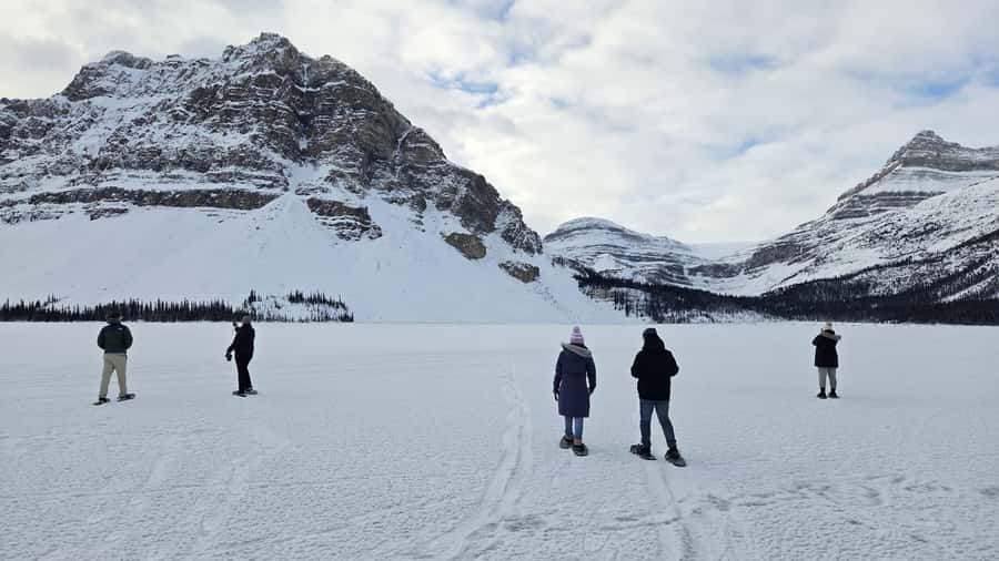 Abraham IceBubble/Sunwapta Falls, Snowshoeing Bow & Peyto - Guides who make the long day easier