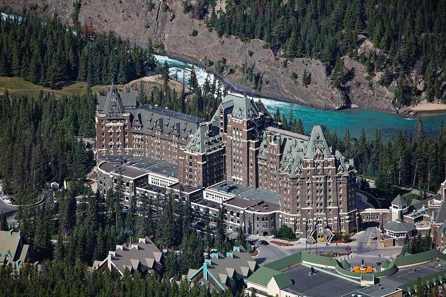 Airport Shuttle: Banff <---> Calgary - Booking timing and communication tips