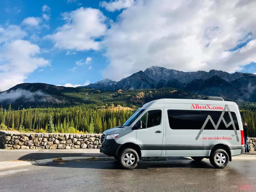 All-Inclusive Private Banff Tour with Hotel Transfer - One hour on Banff Avenue