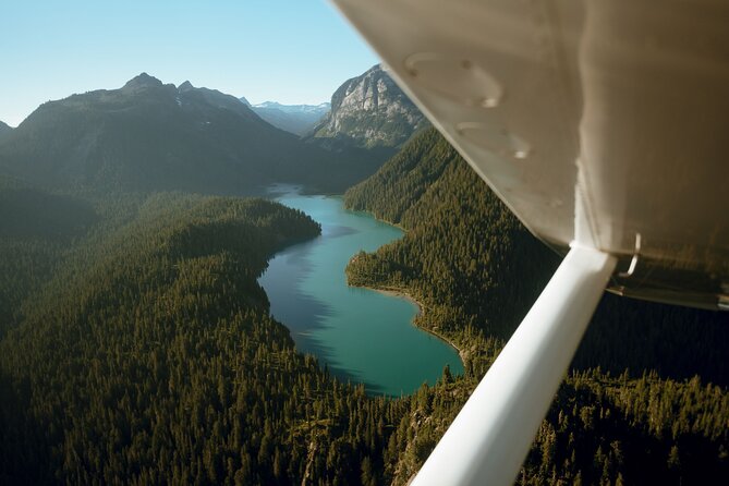 Alpine Lake Flightseeing Experience from Squamish - The first 30 minutes: Squamish from the air