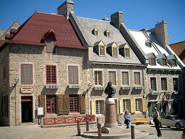 Animated Crime Walking Tour in Old Quebec - Key things to know before booking