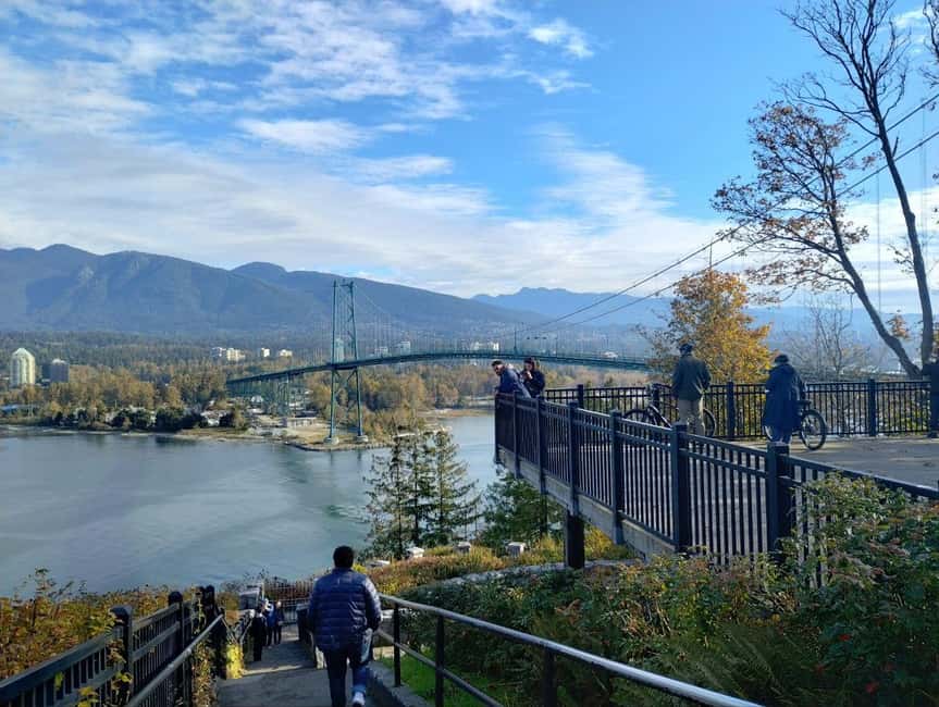 Aquarium & StanleyPark+20 Gem Spots+City/Vip Car+Small Group - Five details that shape the experience