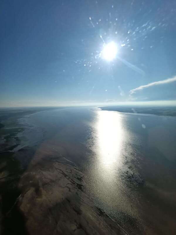 Attitude-Helicopter: Helicopter tour of Quebec City - Pilots, commentary, and the human touch
