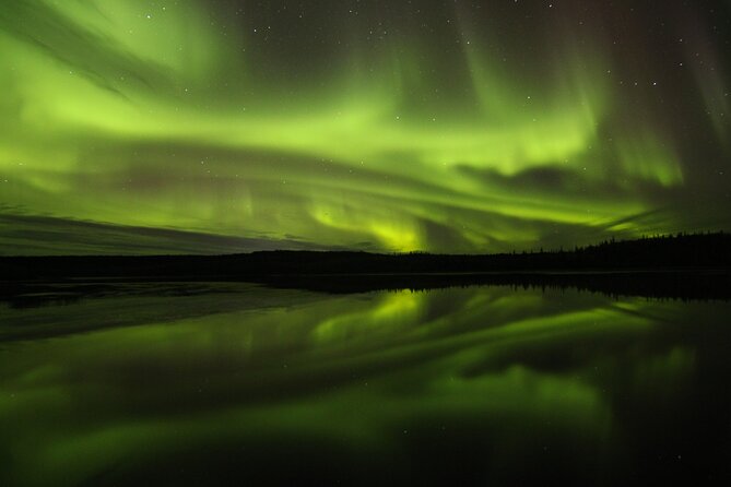 Aurora Hunting Tours - Photography: a useful benefit with a catch