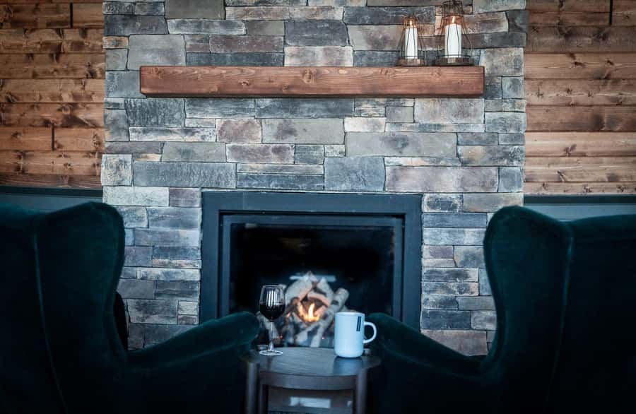 Aurora Lounge: Aurora Viewing Cabin & Bar - A 10 PM pickup from downtown Whitehorse