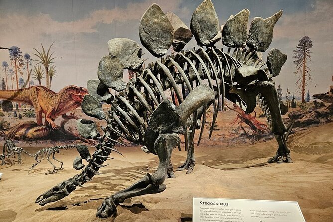 Badlands Tour: Drumheller with Museum, Hoodoos & Dinosaurs - Drumheller’s giant T-Rex is made for photos