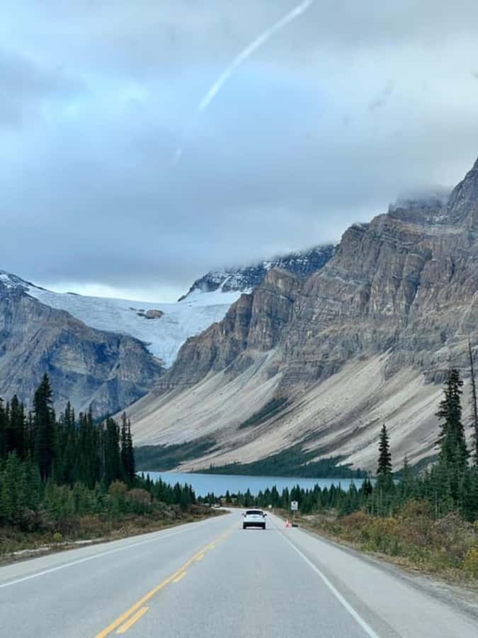 Banff and Jasper National Parks Tour and Glacier Adventure - Why the guides matter on a long day