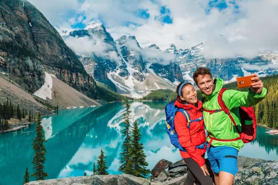 Banff/Calgary:Lake Louise,Moraine Lake,Emerald Lake Day Tour - Moraine Lake and the Valley of the Ten Peaks