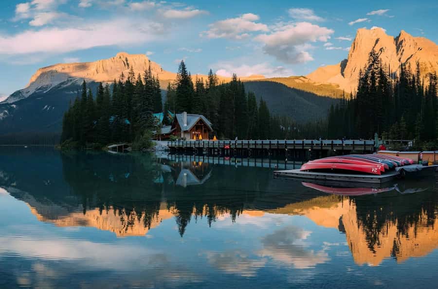 Banff/Calgary: Louise, Moraine/Bow, Emerald & Peyto 4 Lakes - Emerald Lake and Natural Bridge in Yoho National Park