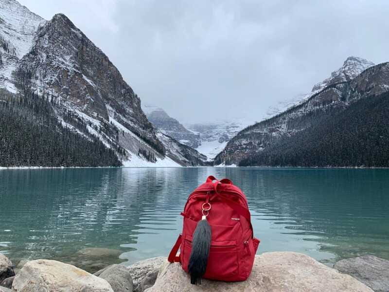 Banff/Canmore: Moraine Lake and Lake Louise 90 Min Each - Comfort, service, and the shared vehicle