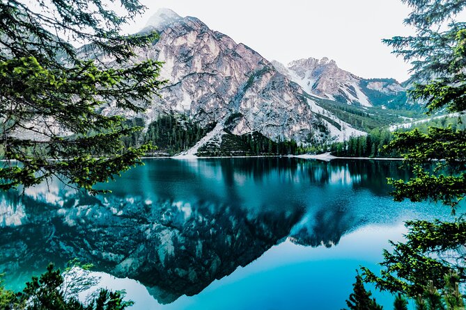Banff/Canmore Shuttle to Moraine Lake and Lake Louise(1.5h each) - Who will get the most from this outing?