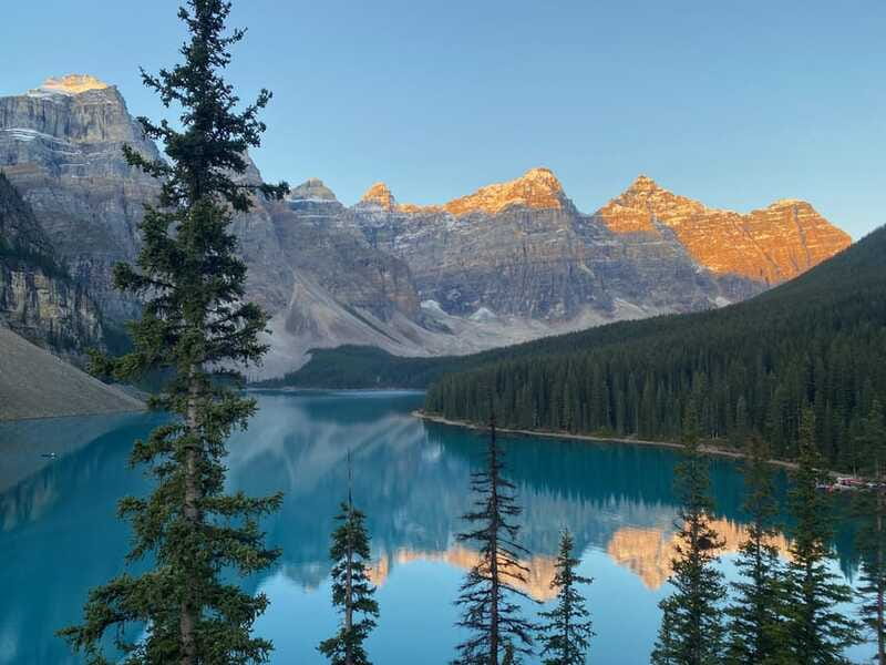 Banff/Canmore: Sunrise at Moraine Lake w/ Lake Louise Option - Comfort, clothing, and small practical details