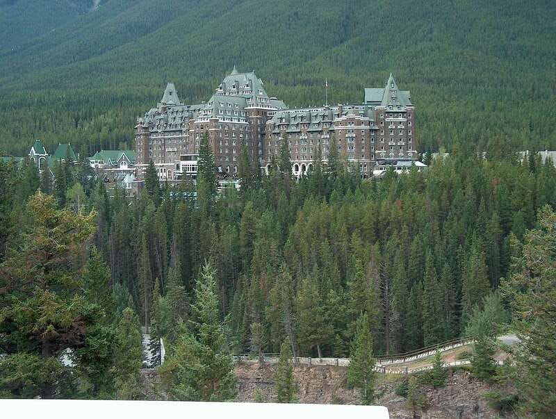Banff: Castle Food Experience at Banff Springs Hotel - Starting in the lobby and Rundle Bar