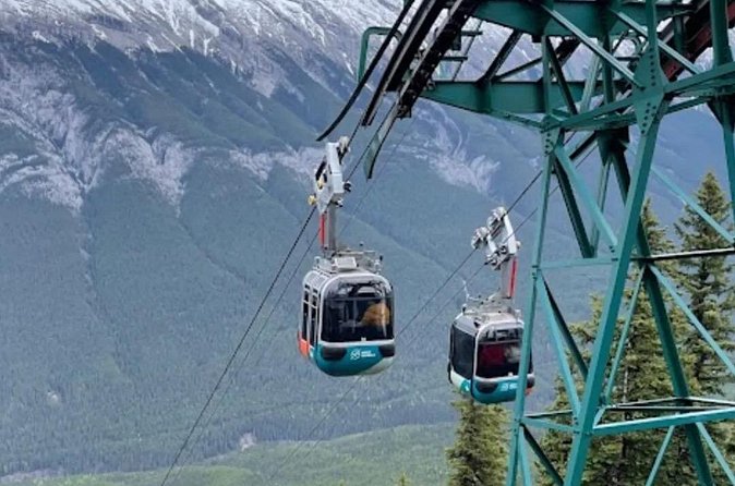 Banff Gondola Hot Springs Bow Falls and Three Lakes tour - Lunch and browsing on Banff Avenue