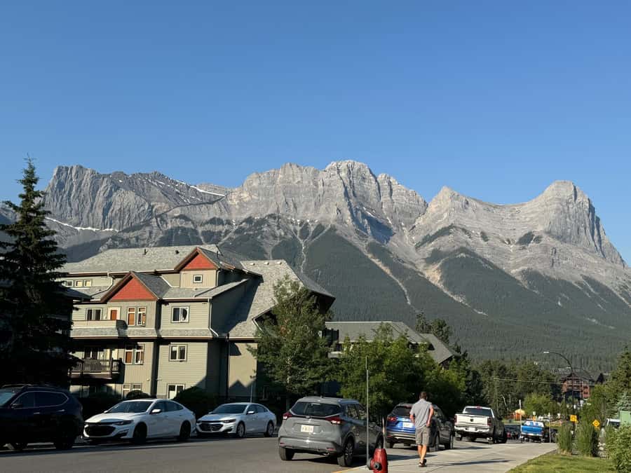 Banff: Gondola, Hot Springs, Bow falls & Three Lakes Tour - Lake Minnewanka, Two Jack Lake, and Johnson Lake