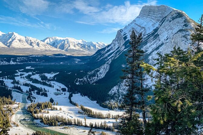 Banff Highlights: Moraine Lake, Lake Louise and beyond - Summer means Moraine Lake, winter means Johnston Canyon