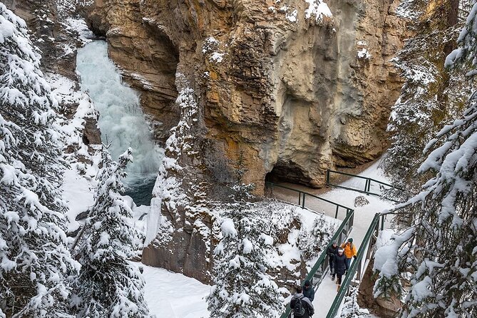 Banff Highlights: Moraine Lake, Lake Louise and beyond - Banff Avenue is useful, but lunch can feel rushed